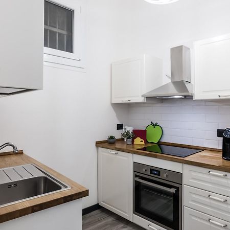 Acquario 5 Minuti, 1Br , Free A-C, Wifi & Netflix "City Center" By Tilo Genova Kültér fotó