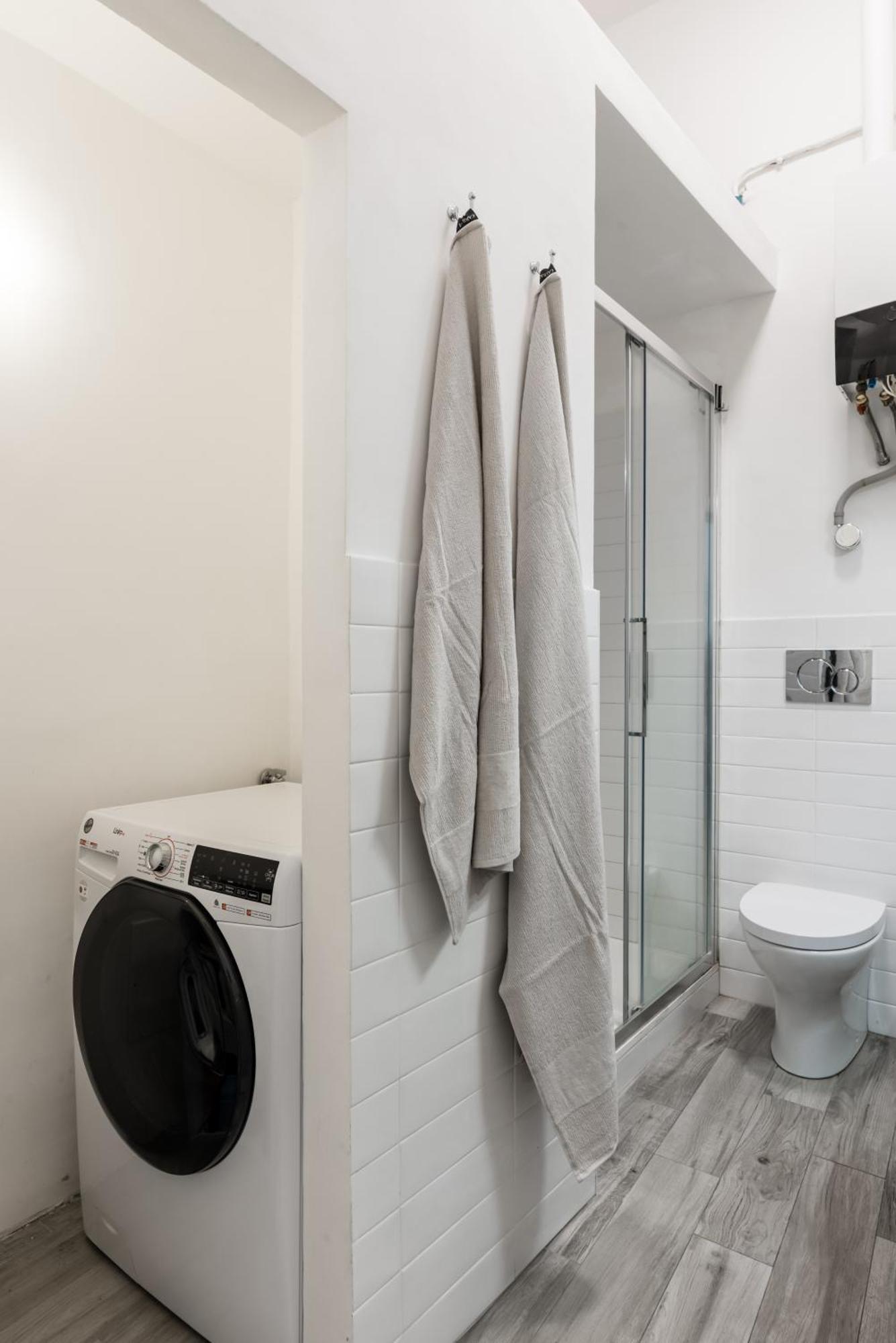 Acquario 5 Minuti, 1Br , Free A-C, Wifi & Netflix "City Center" By Tilo Genova Kültér fotó